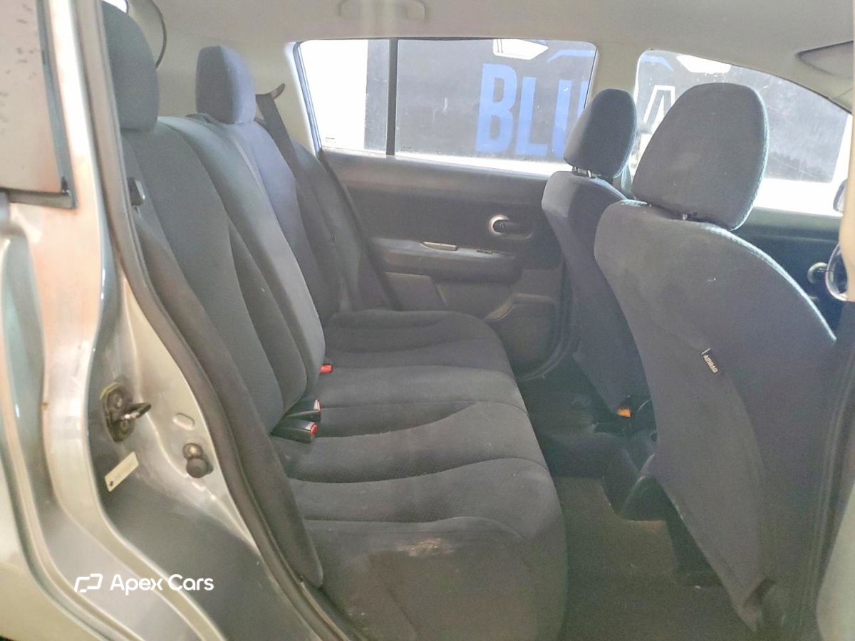 Nissan Versa 2012