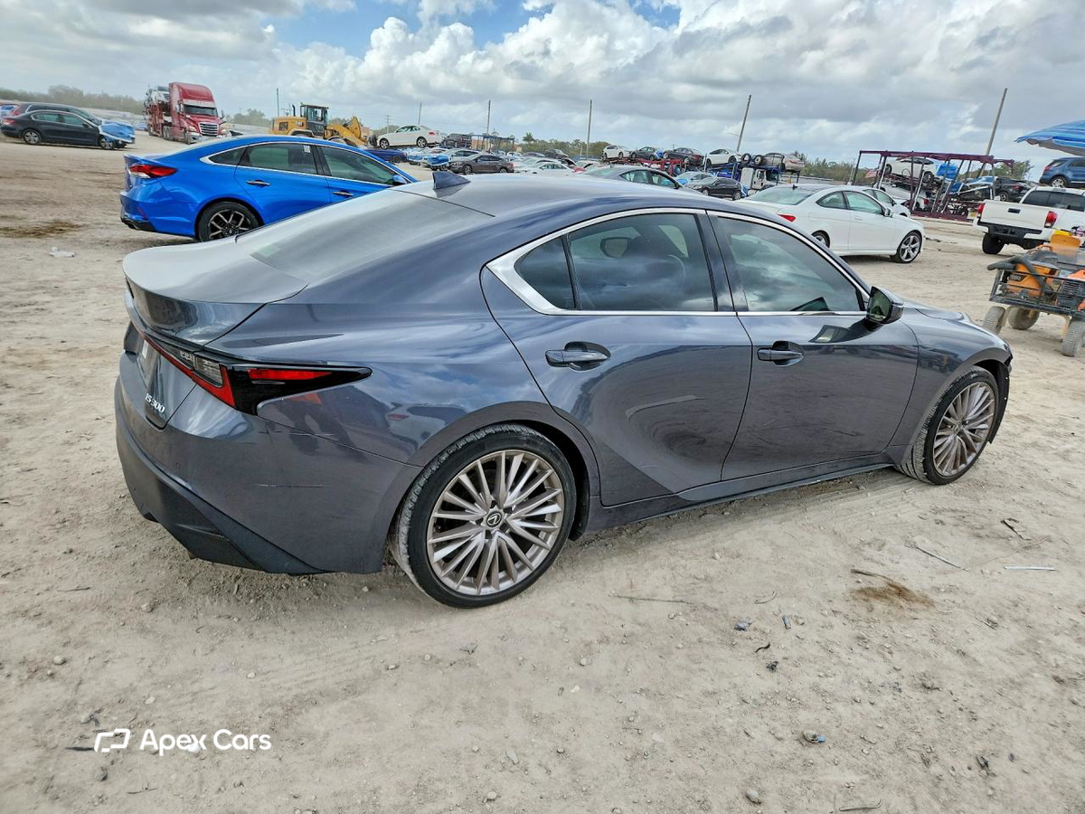 Lexus IS 2023