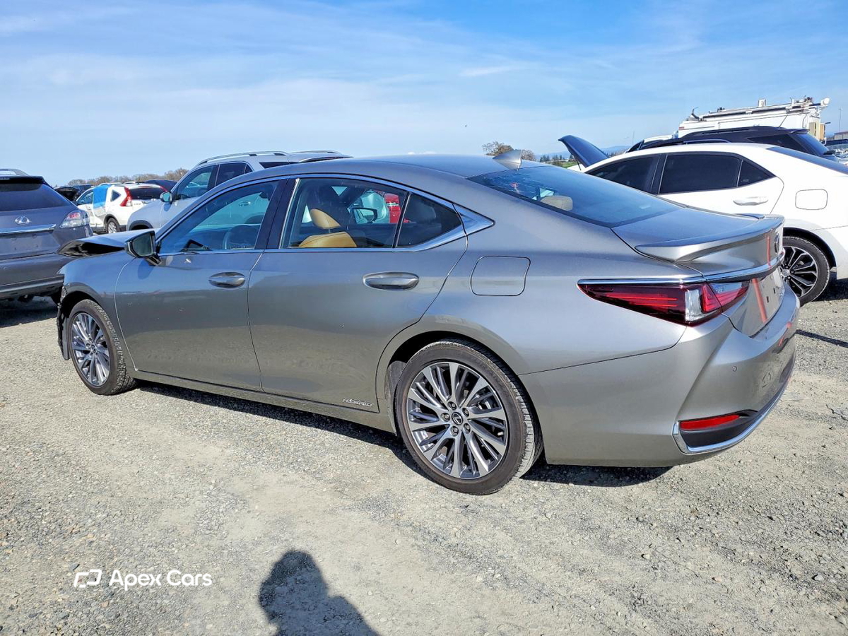 Lexus ES 2020