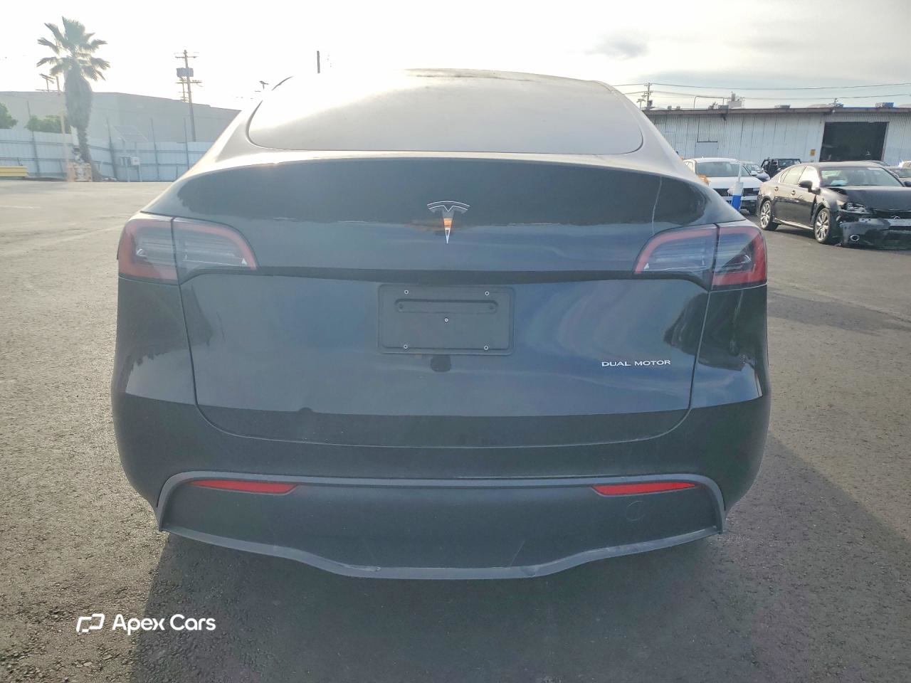 Tesla Model Y 2025
