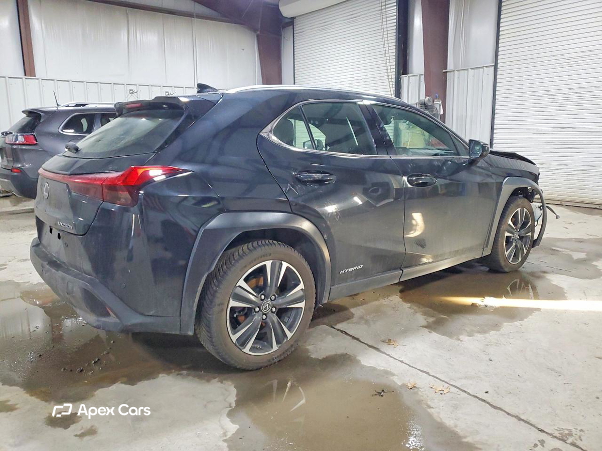 Lexus UX 2021