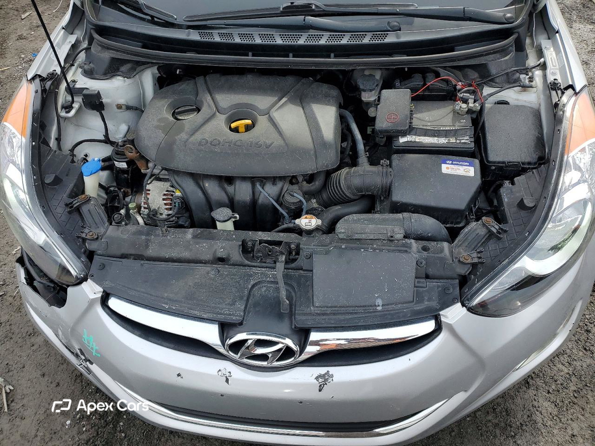 Hyundai Elantra 2012