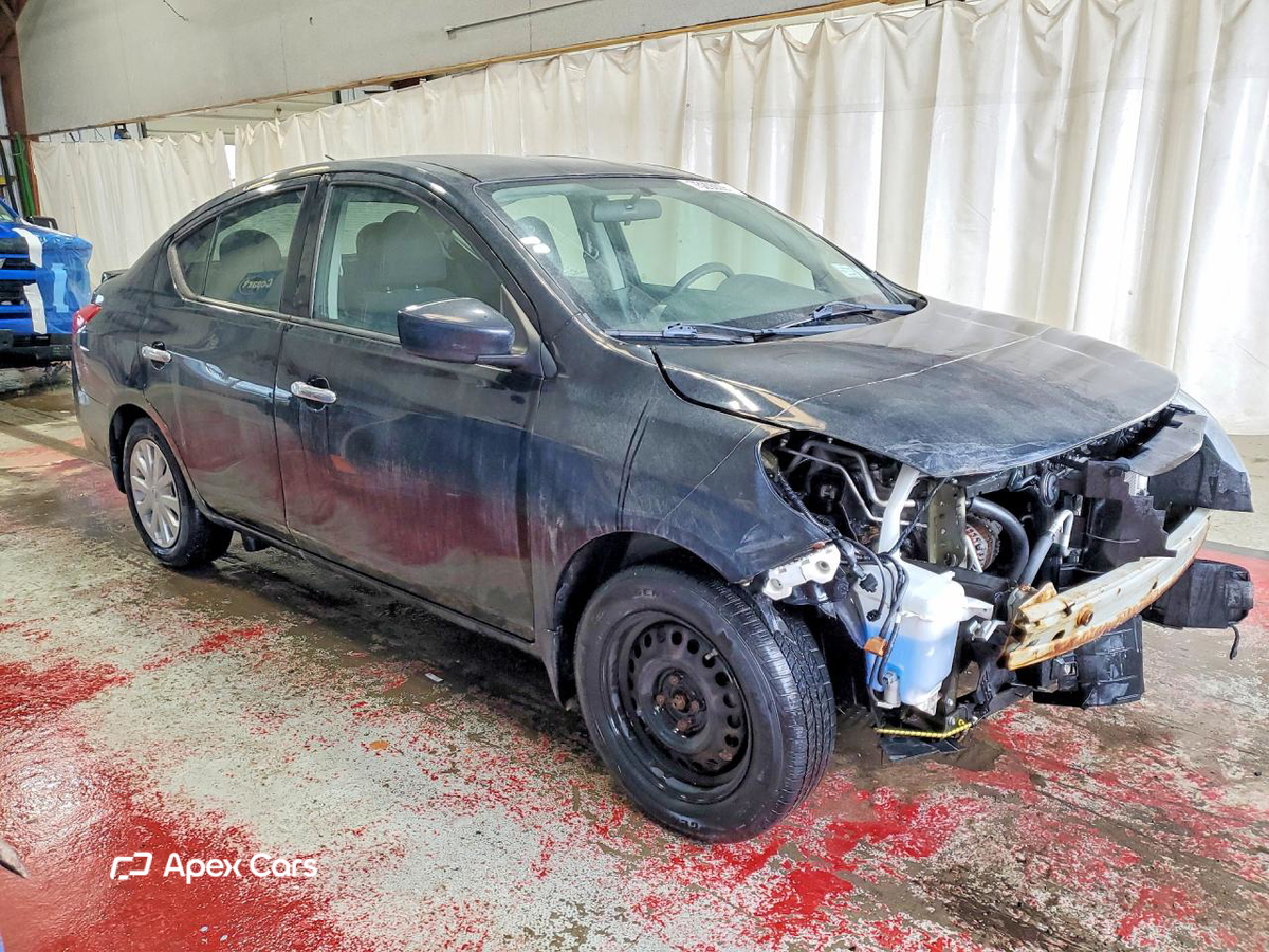 Nissan Versa 2015