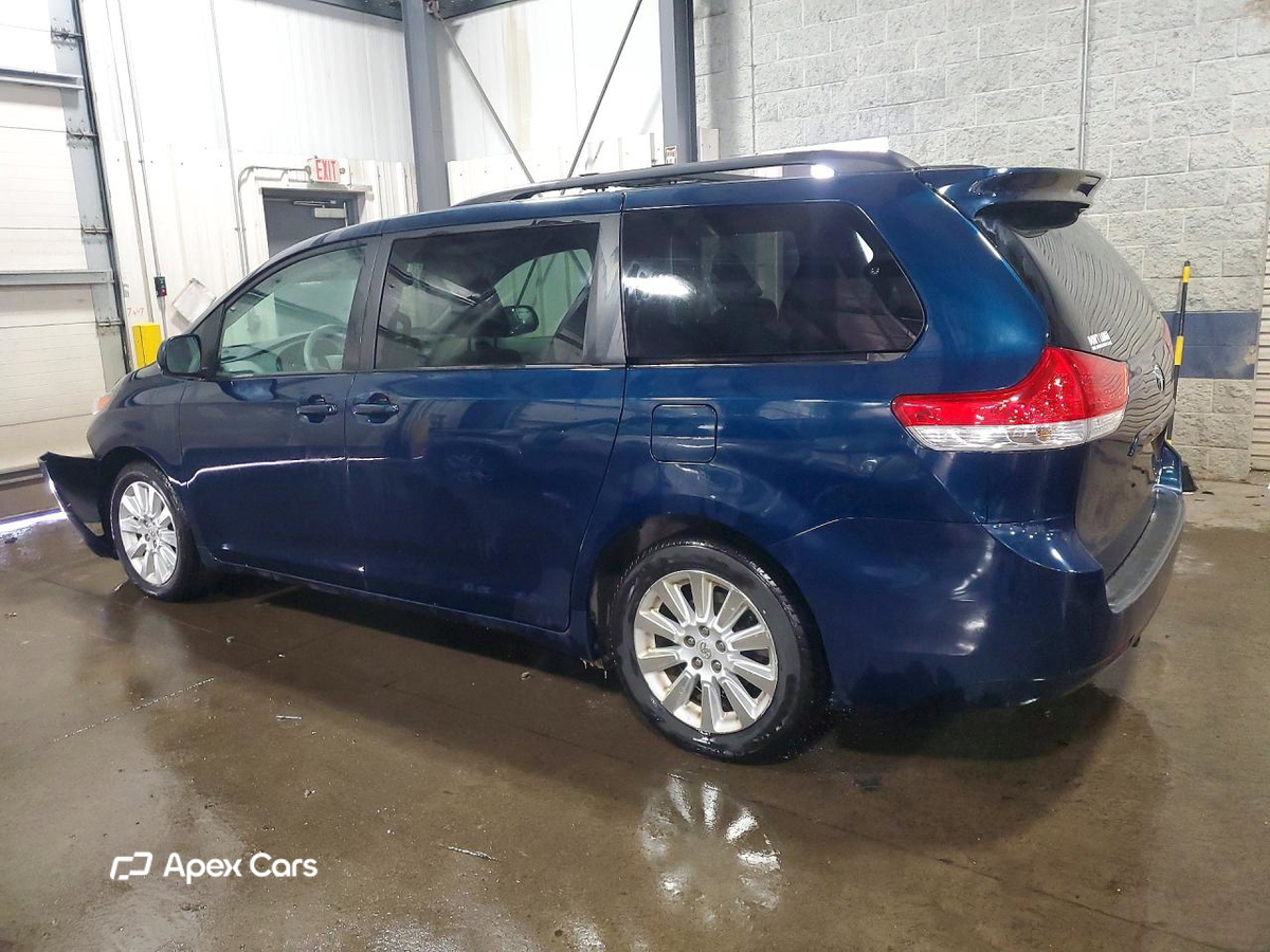 Toyota Sienna 2011