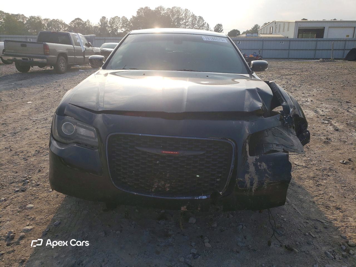Chrysler 300 2021