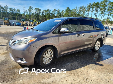 Toyota Sienna 2015 - Image 1 of 14