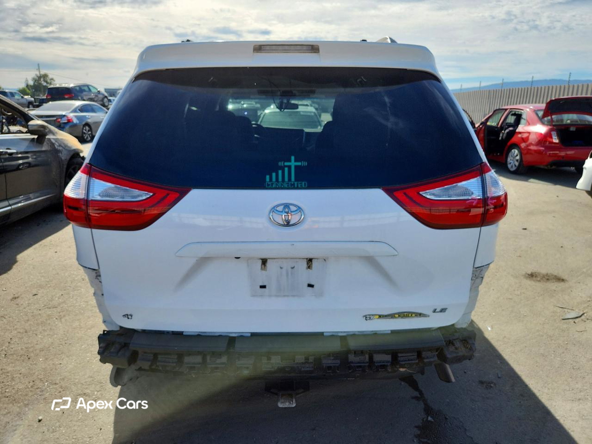 Toyota Sienna 2015