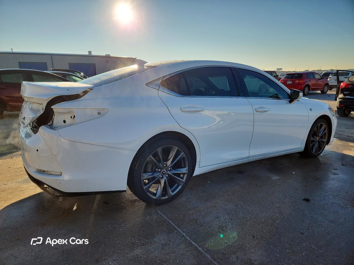 Lexus ES 2019