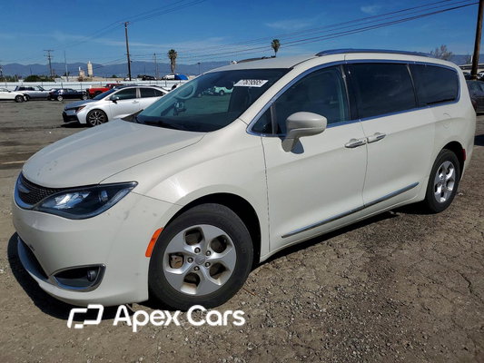 Chrysler Pacifica 2017 - Image 1 of 14