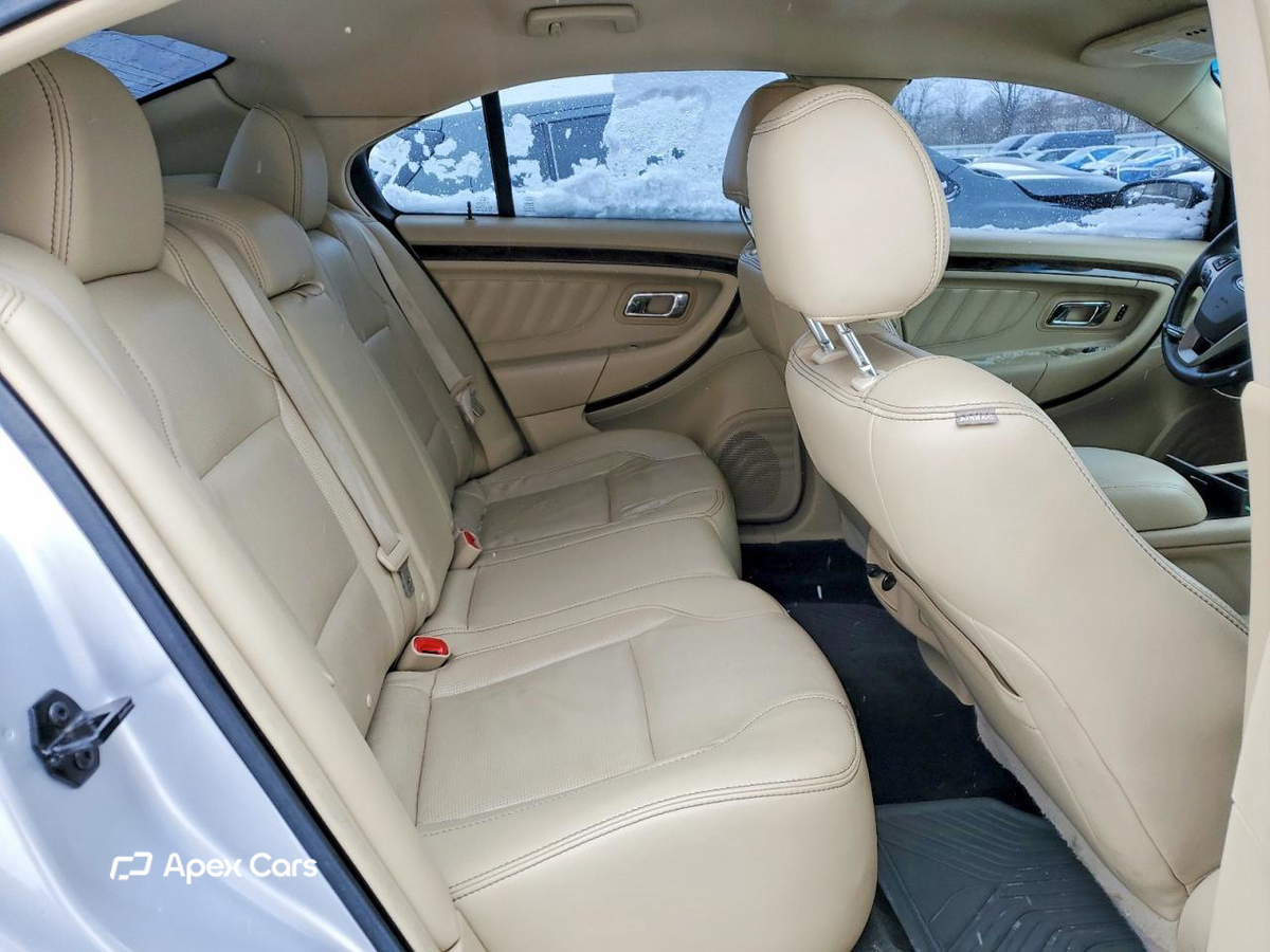 Ford Taurus 2015