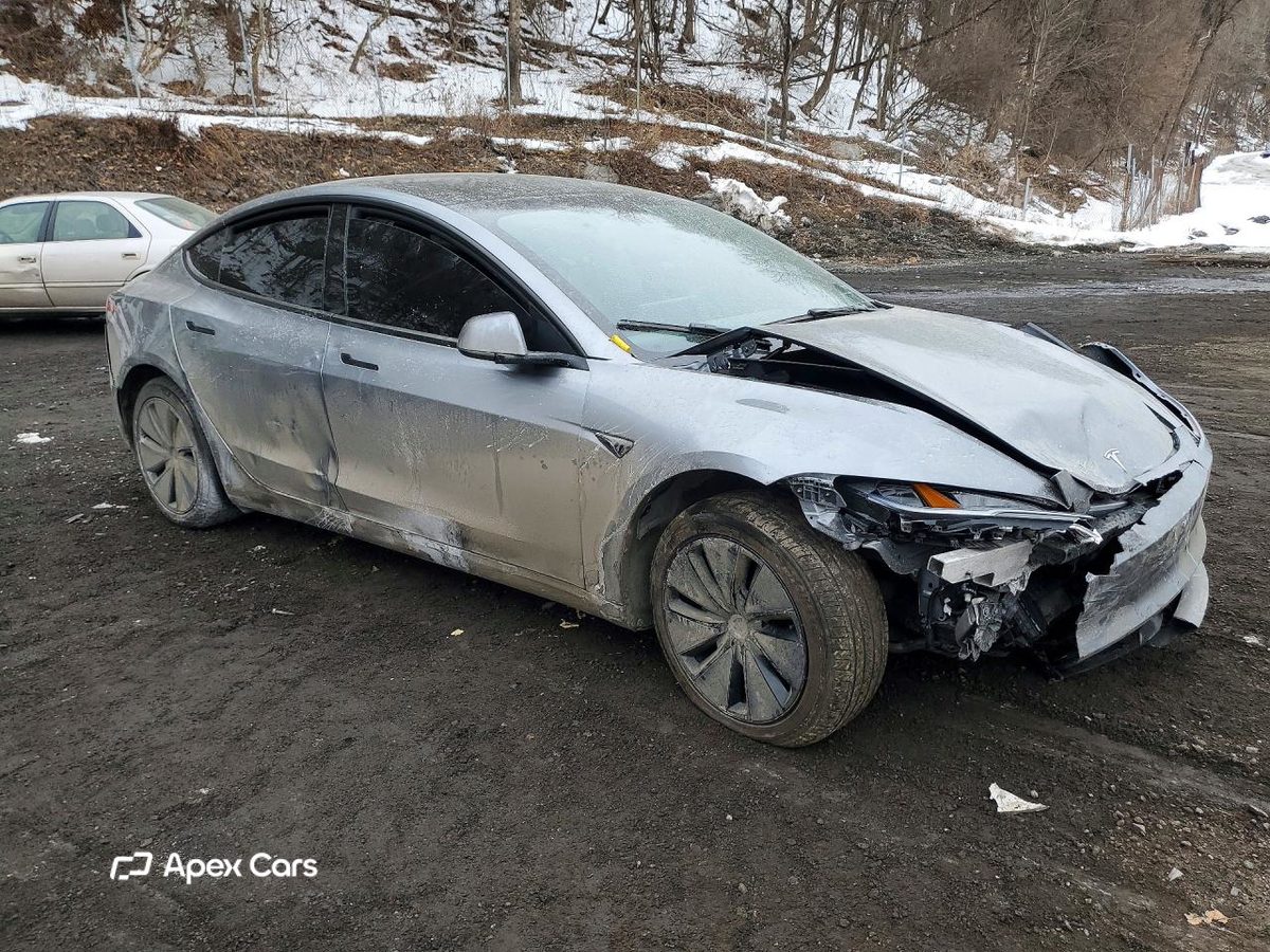 Tesla Model 3 2025