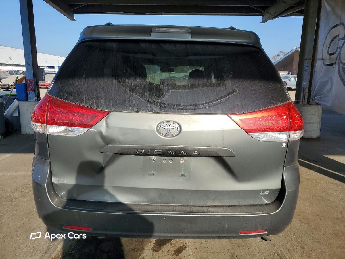 Toyota Sienna 2011