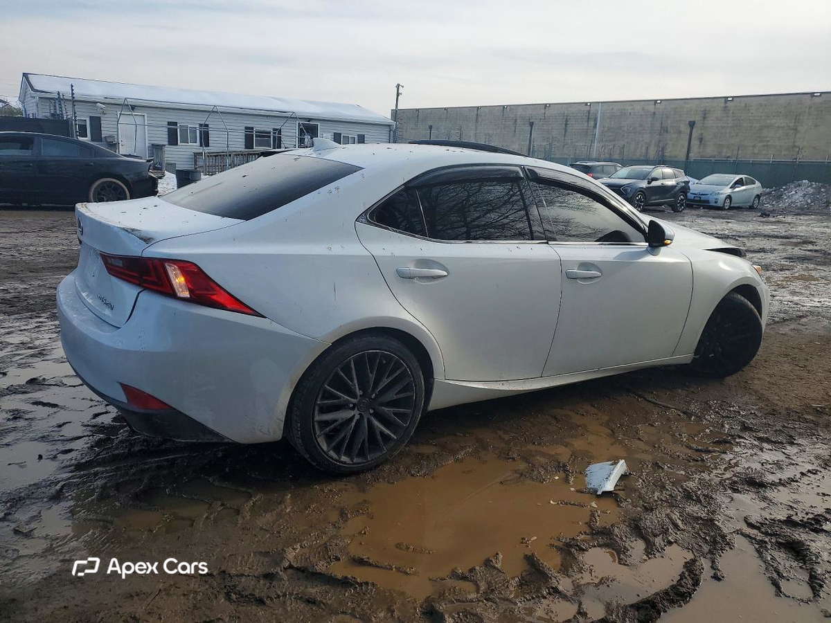 Lexus IS 2015