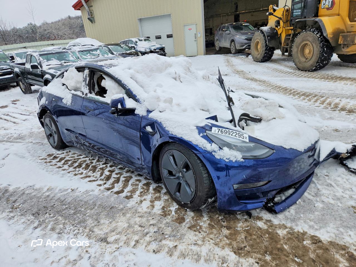 Tesla Model 3 2022