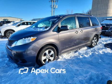 Toyota Sienna 2015 - Image 1 of 13