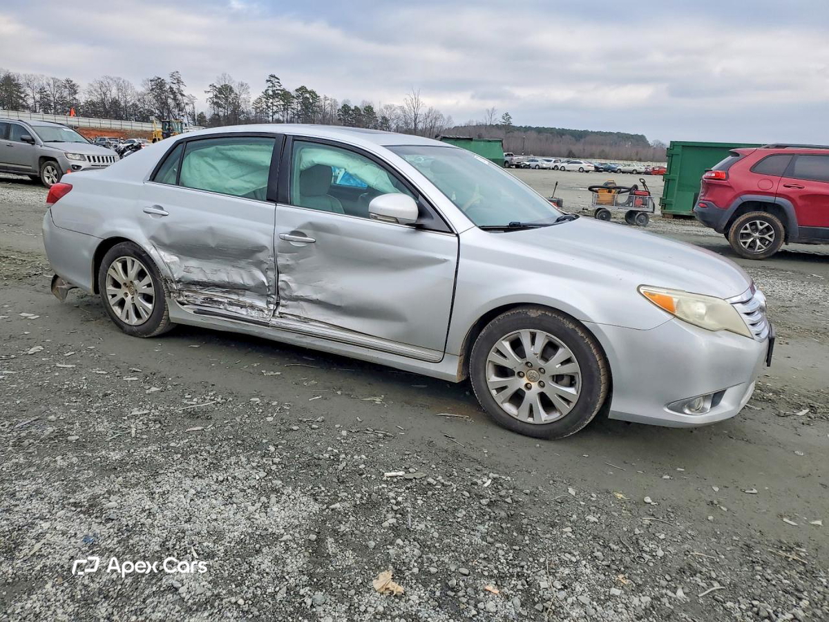 Toyota Avalon 2011