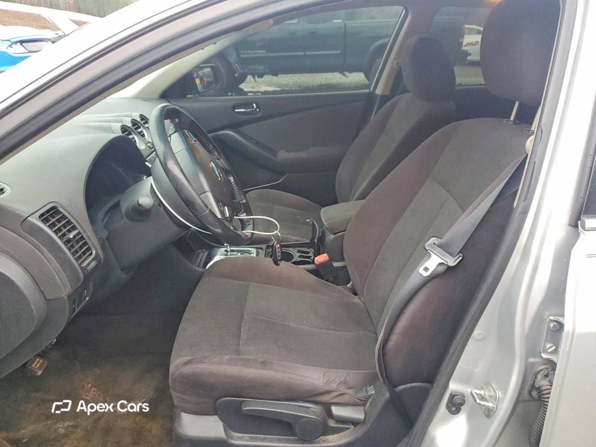 Nissan Altima 2012