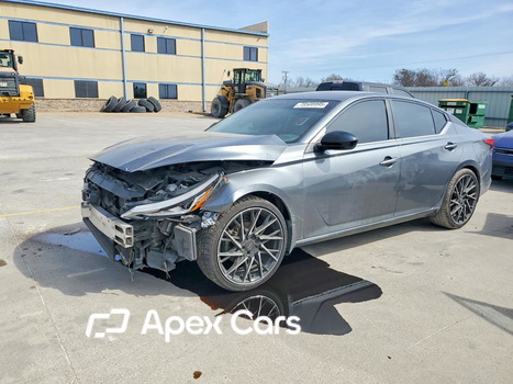 Nissan Altima 2019 - Image 1 of 12