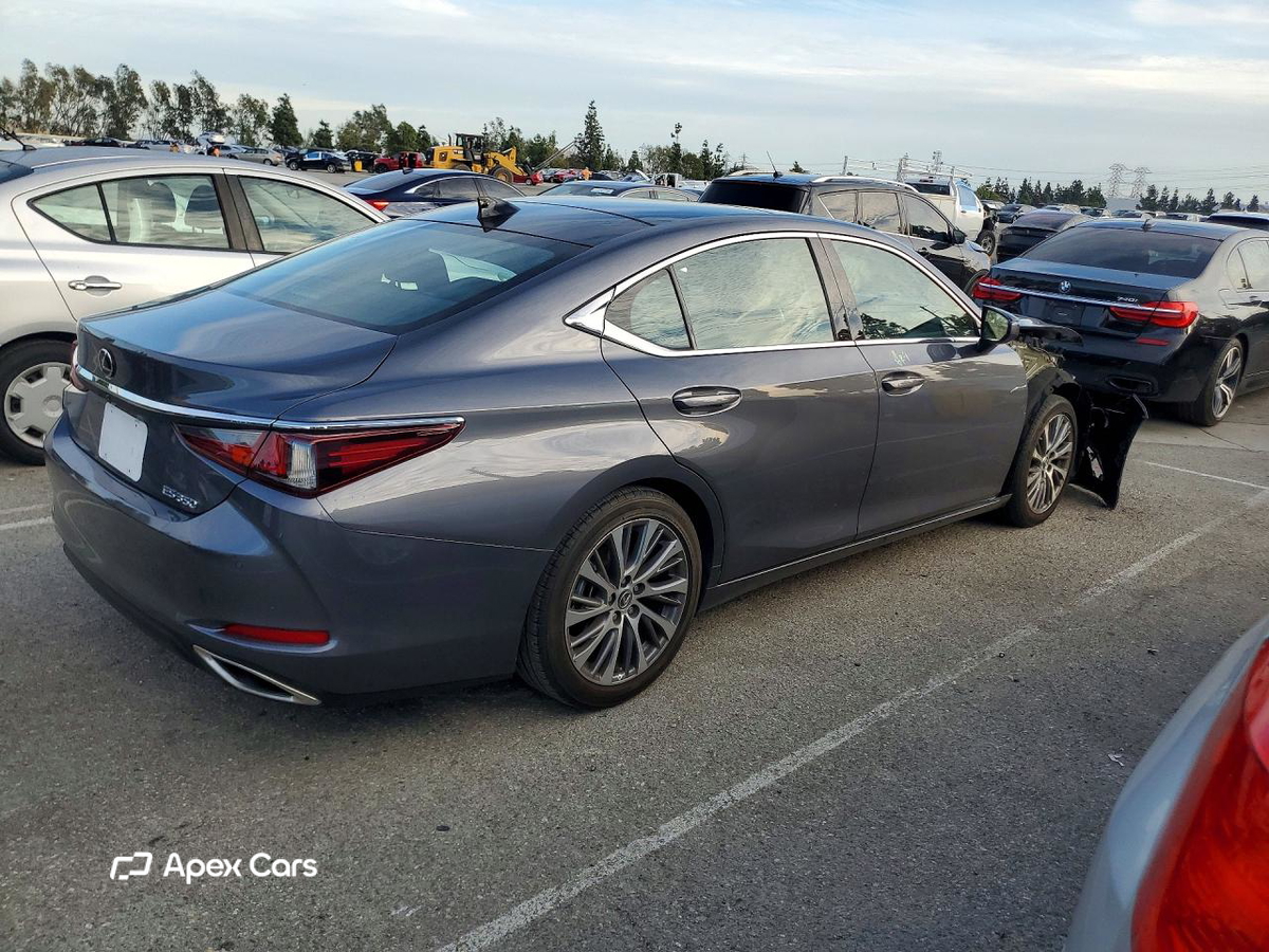 Lexus ES 2020