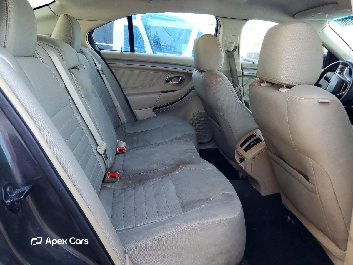 Ford Taurus 2015
