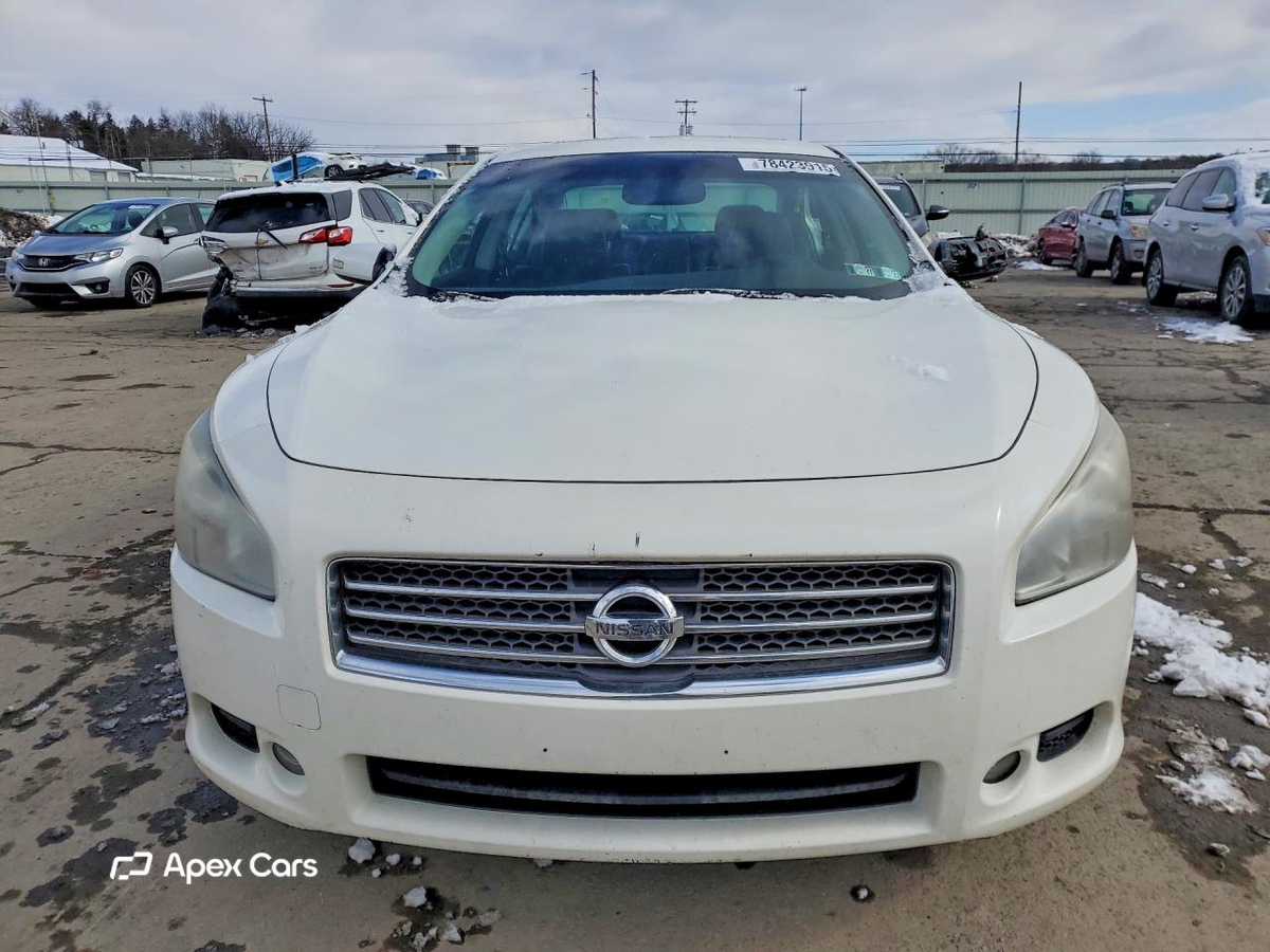 Nissan Maxima 2010