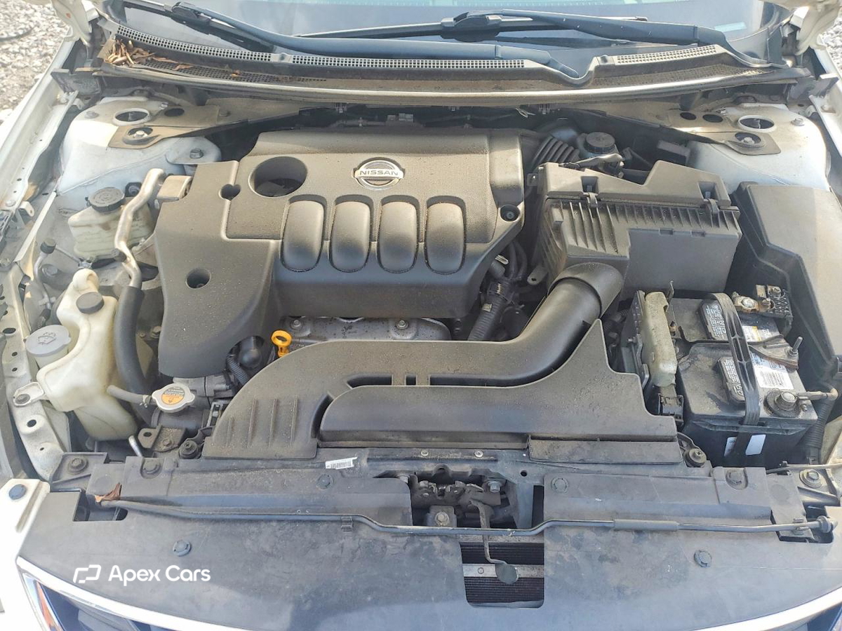 Nissan Altima 2012