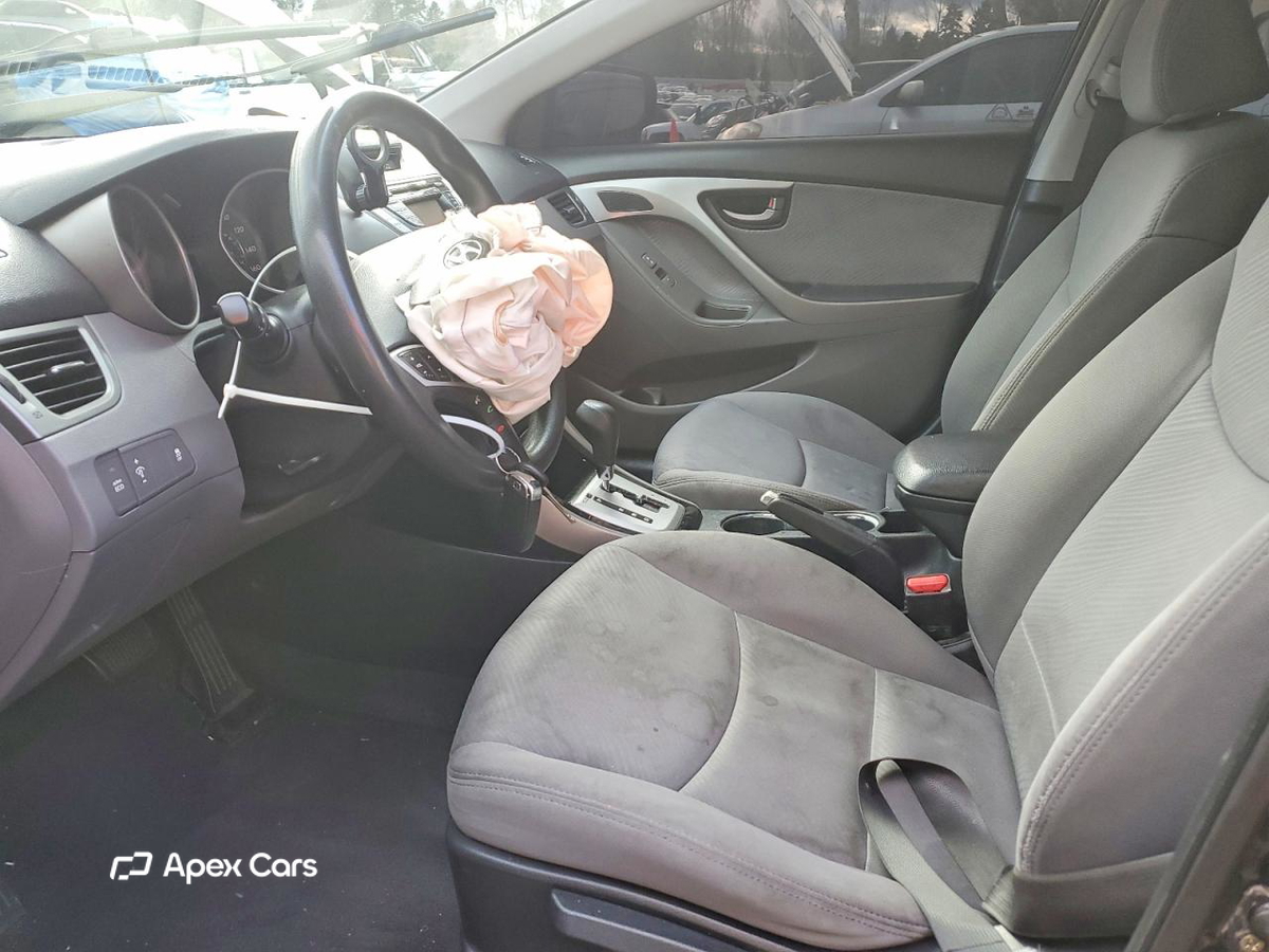 Hyundai Elantra 2012