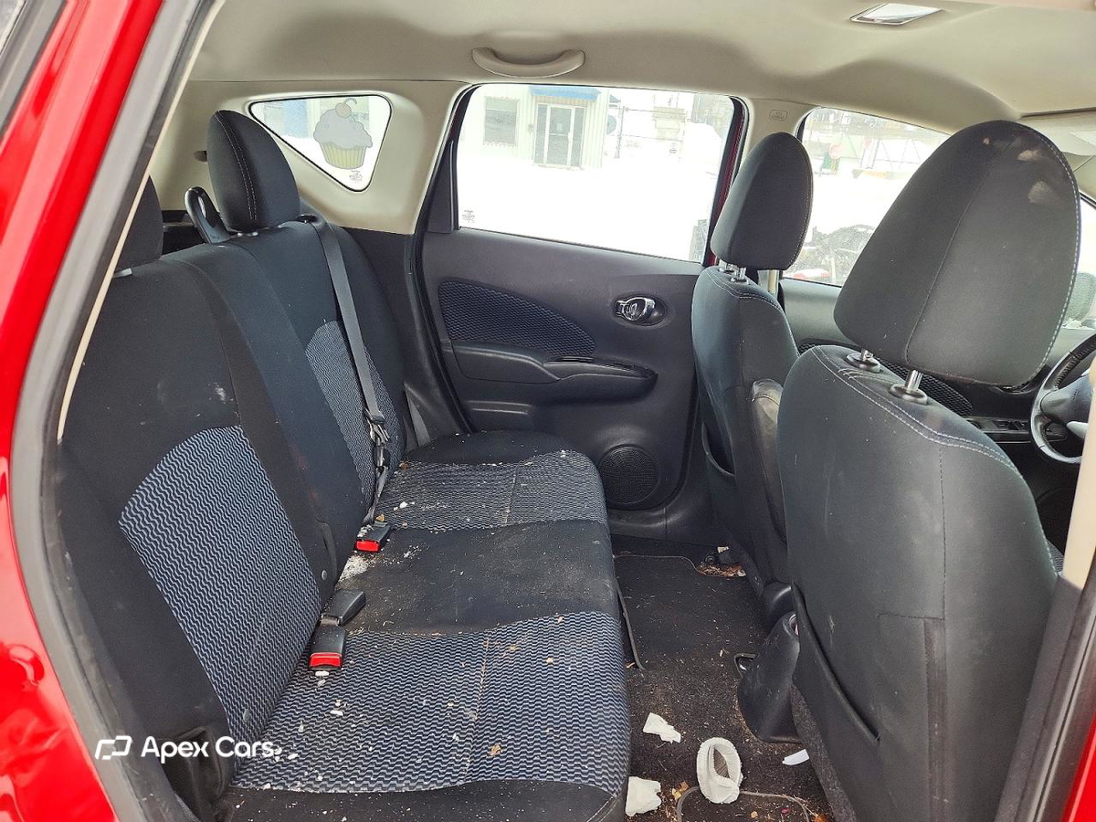 Nissan Versa 2015