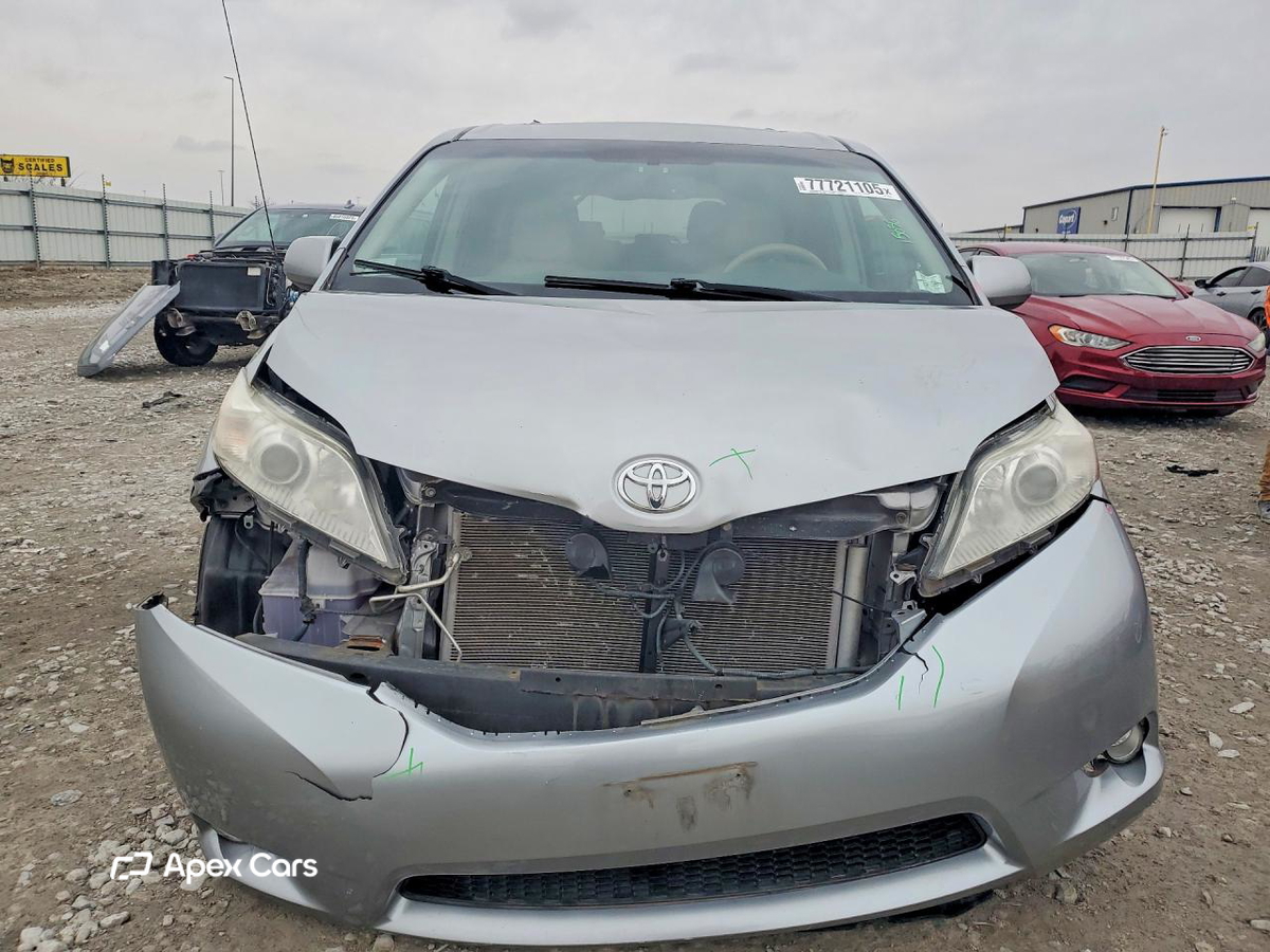 Toyota Sienna 2012
