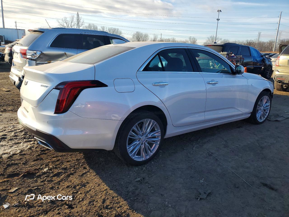 Cadillac CT4 2025