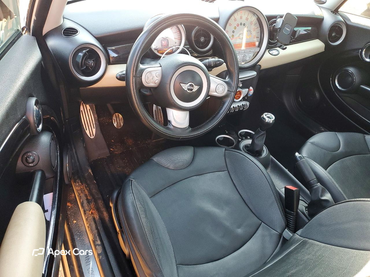 MINI Cooper 2010
