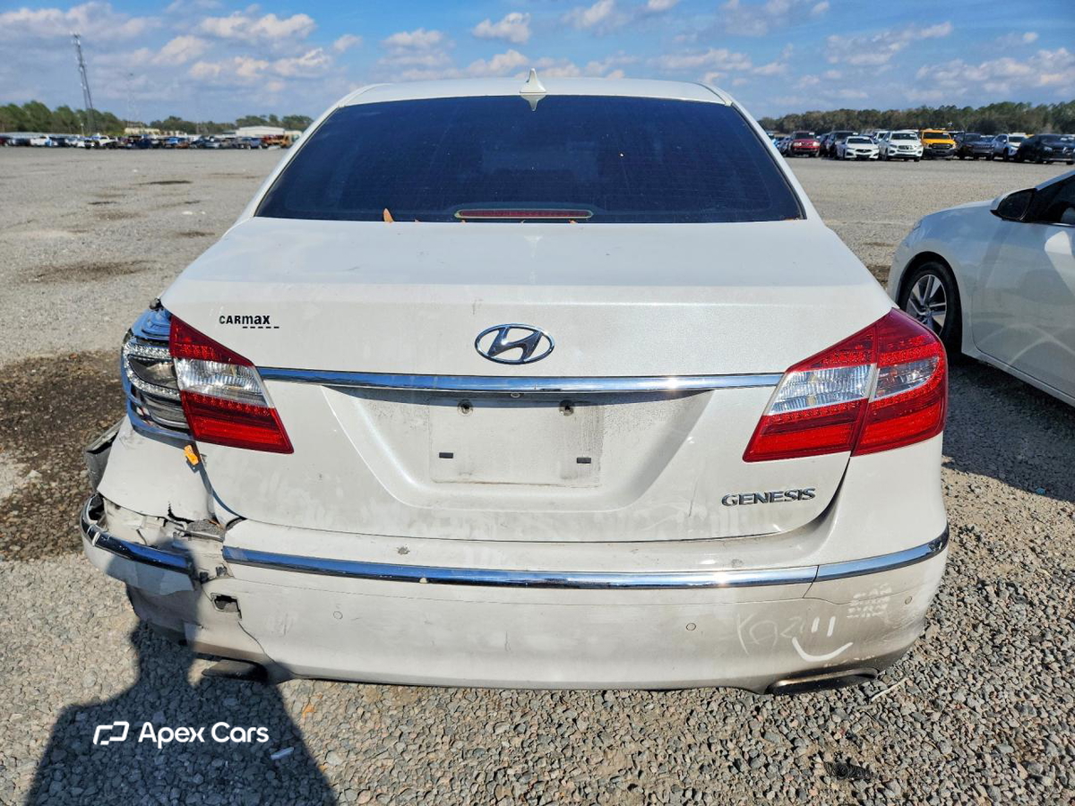 Hyundai Genesis 2013