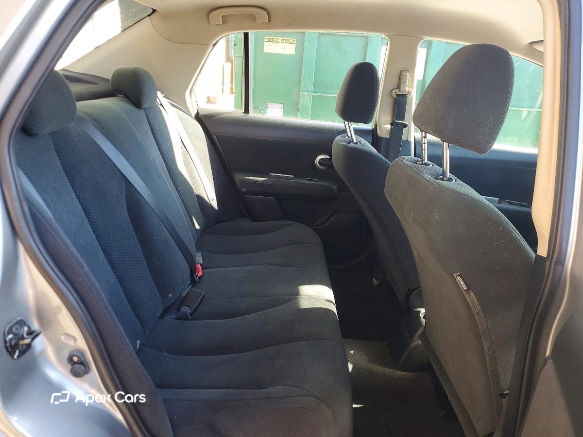Nissan Versa 2011