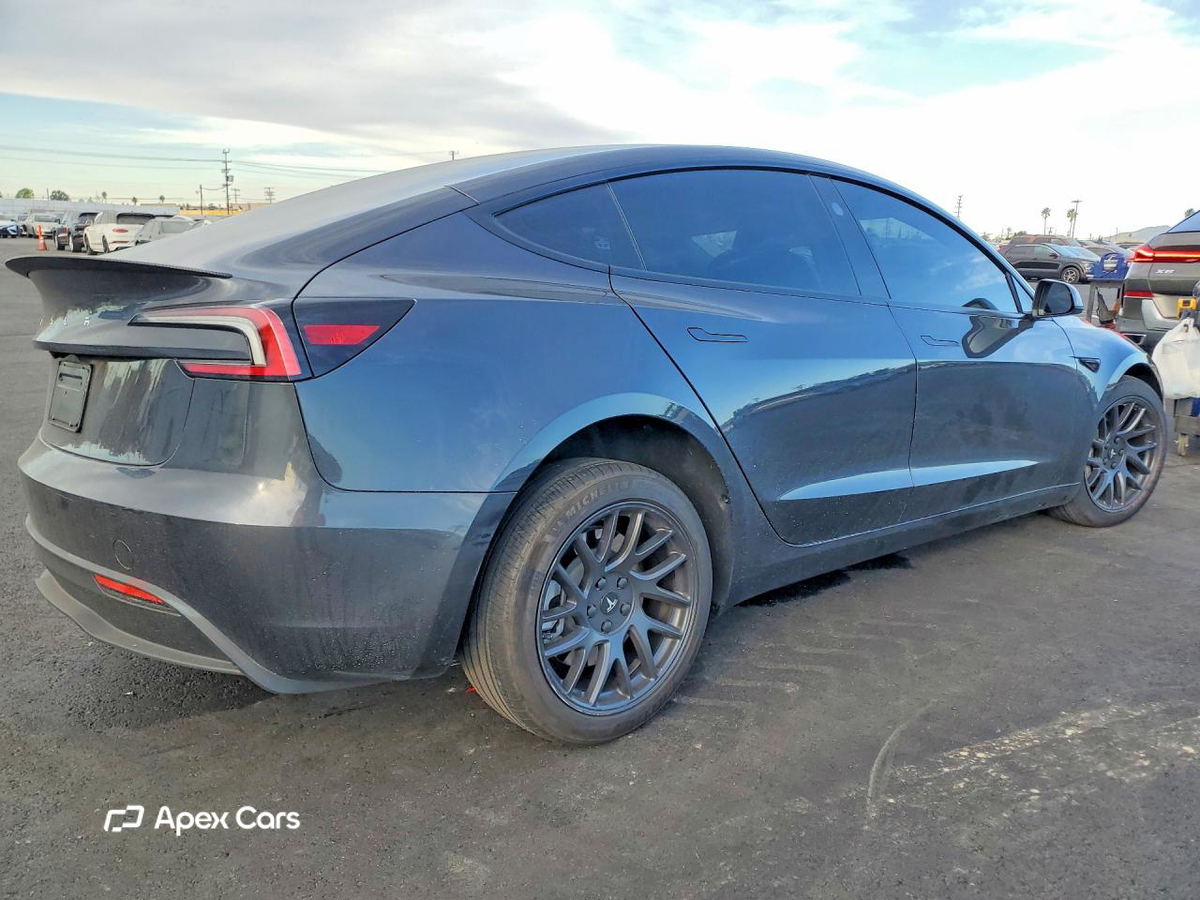 Tesla Model 3 2025