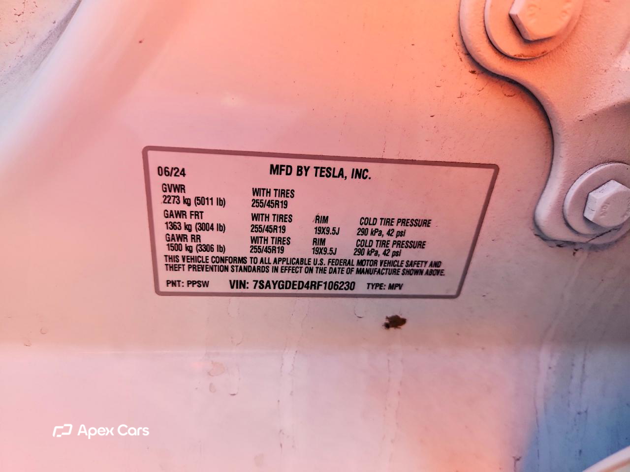 Tesla Model Y 2024