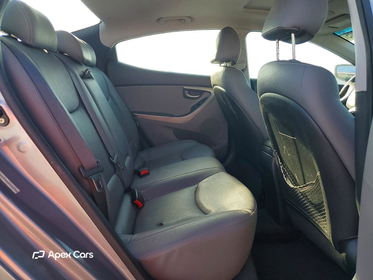 Hyundai Elantra 2012