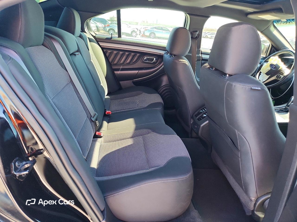 Ford Taurus 2016