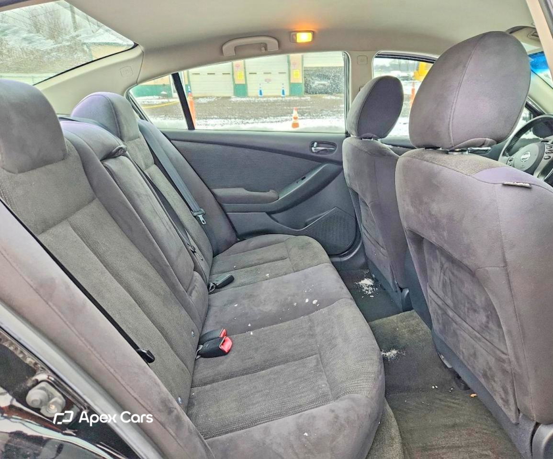 Nissan Altima 2010