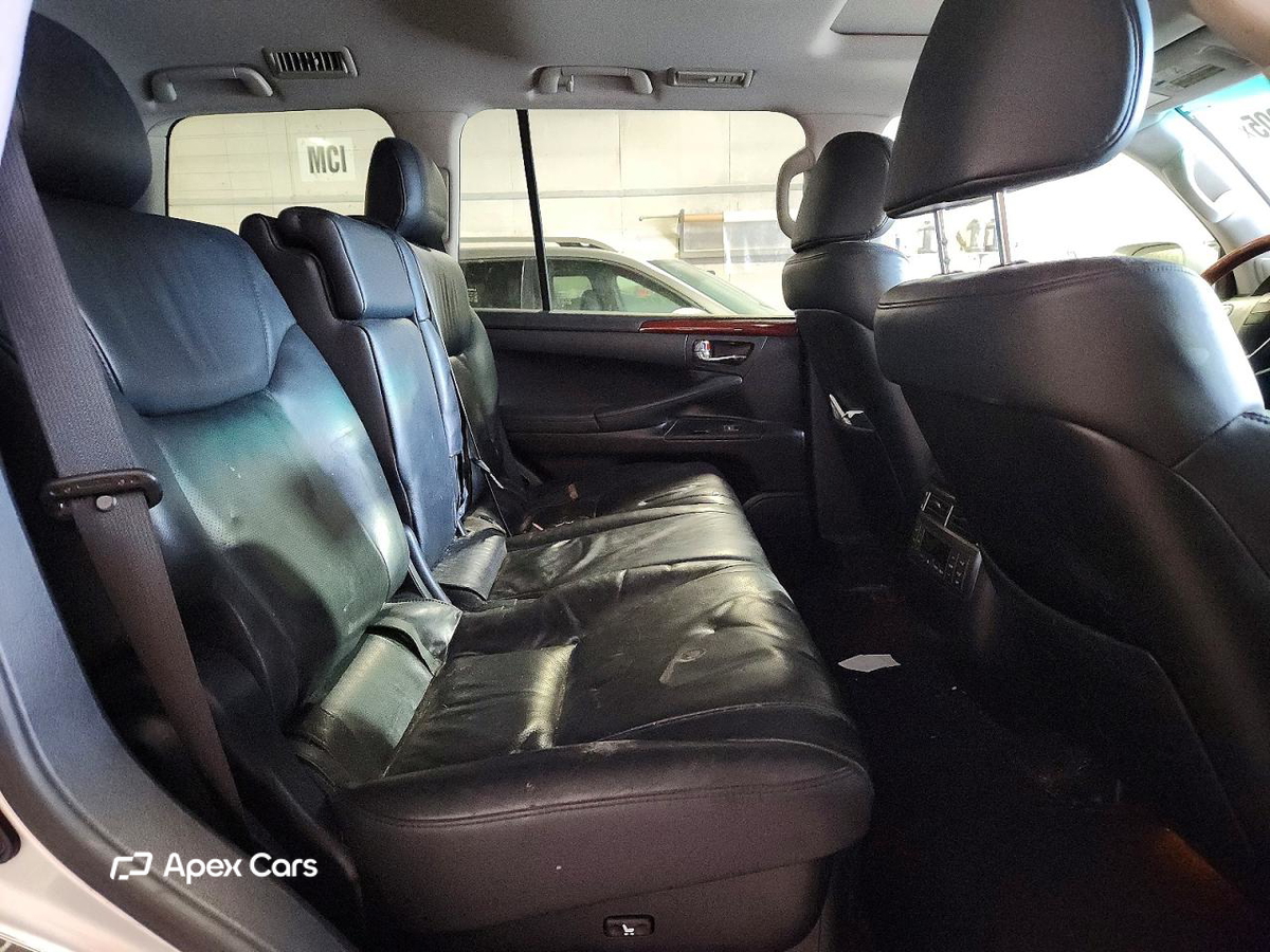 Lexus LX 2011