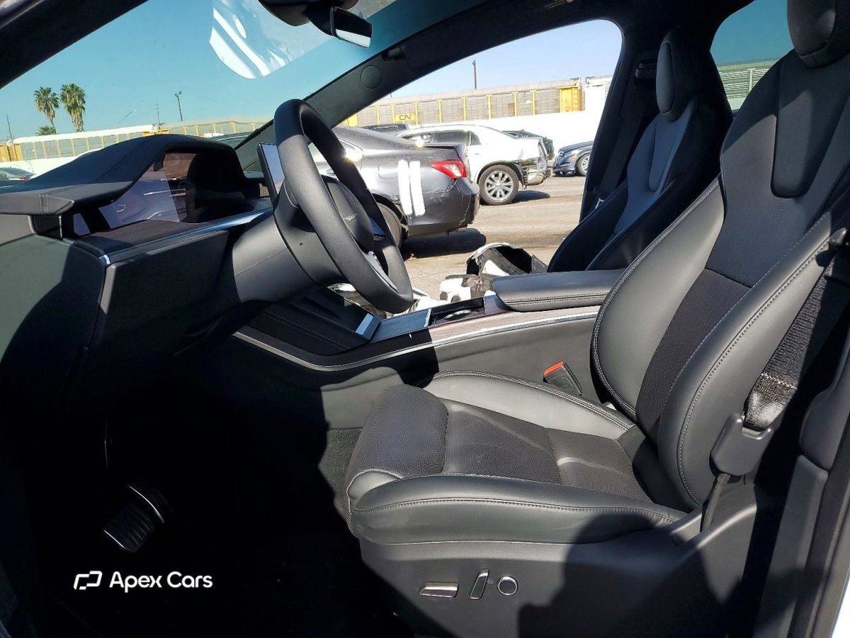 Tesla Model X 2025