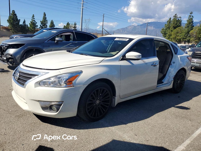 2015 Nissan Altima - Image 1 of 5