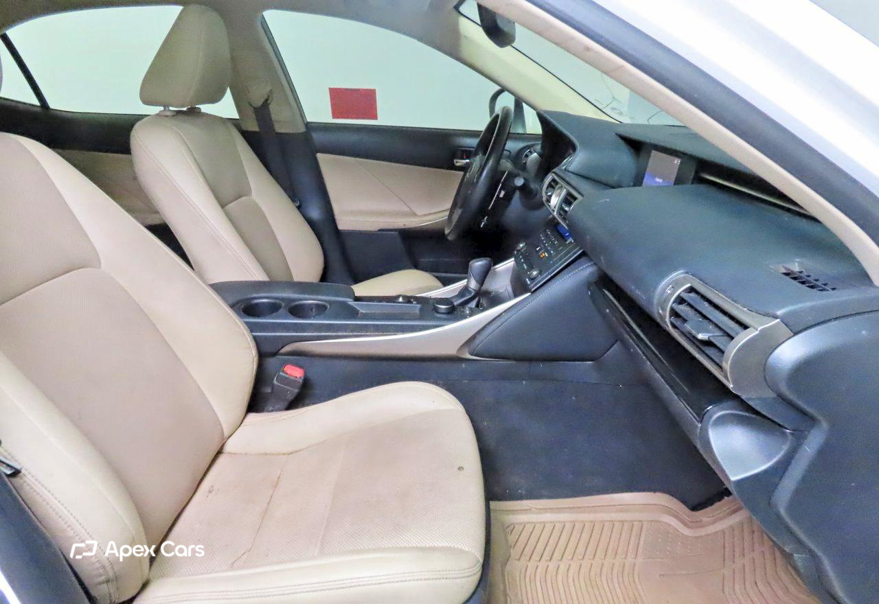 Lexus IS 2015