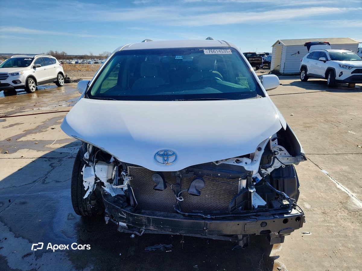 Toyota Sienna 2015