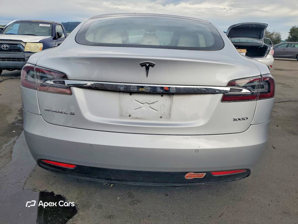 Tesla Model S 2018