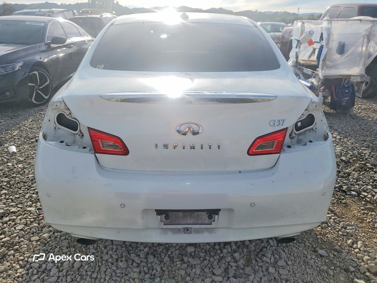 Infiniti G 2012