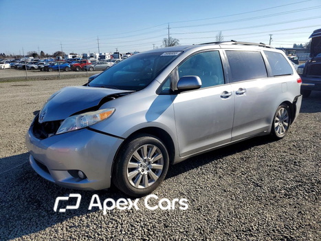 Toyota Sienna 2013 - Image 1 of 13