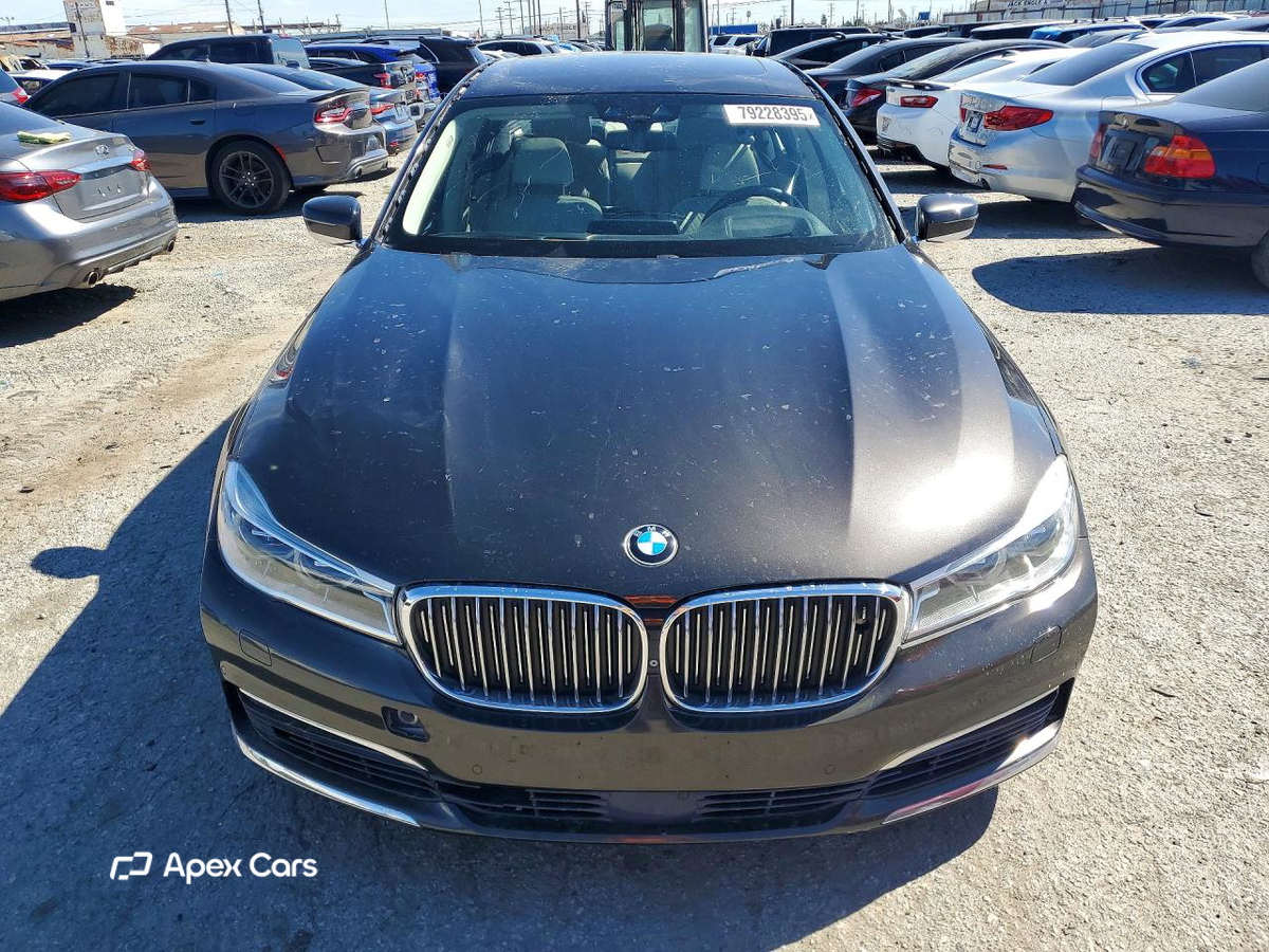 BMW Series 7 2016
