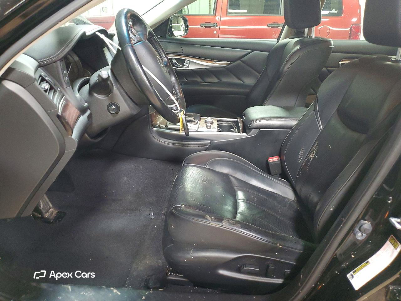 Infiniti Q70 2015