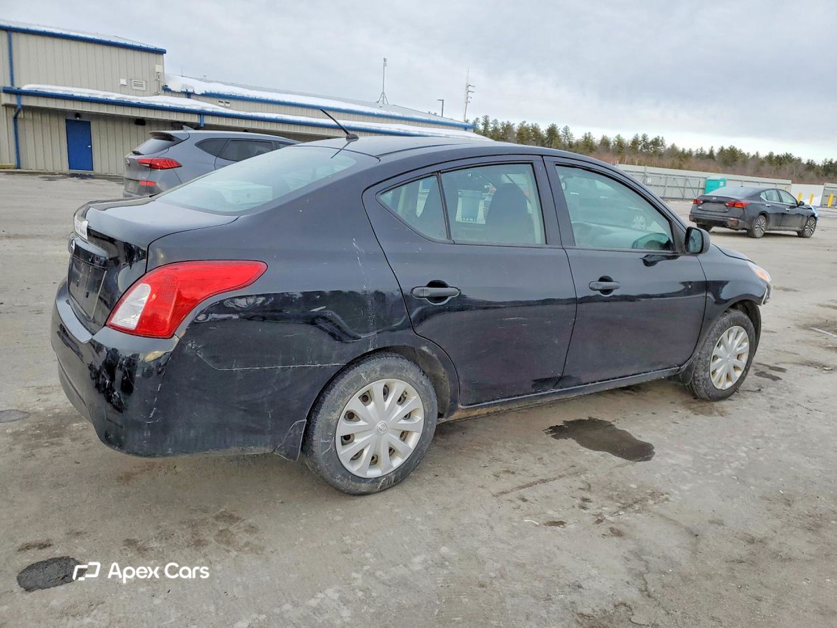 Nissan Versa 2015