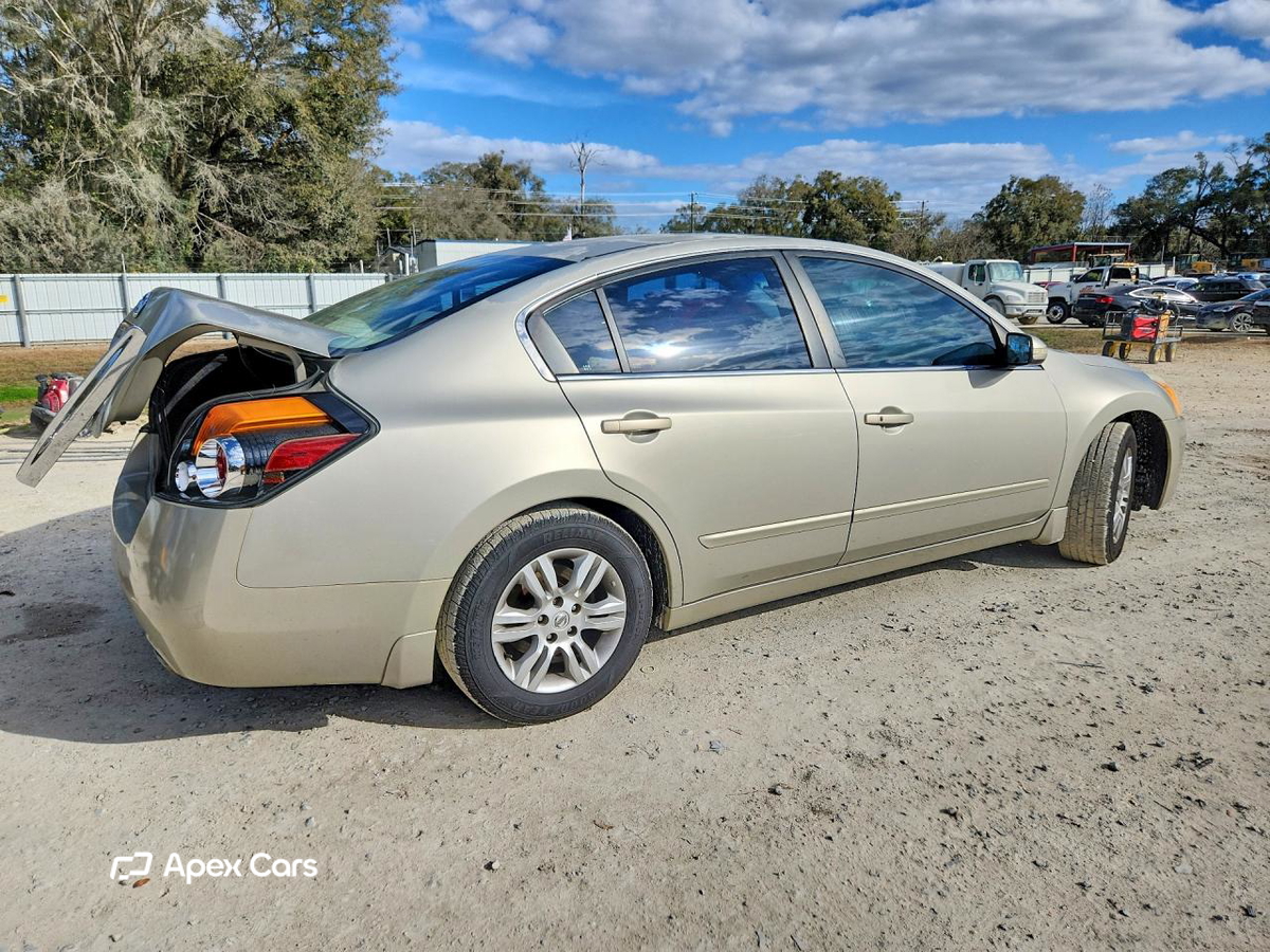 Nissan Altima 2010